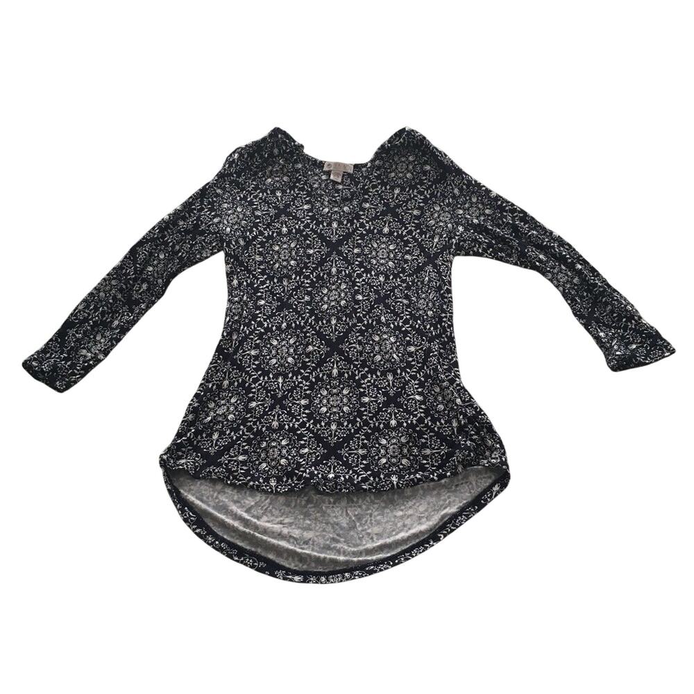 Lila Rose XS Black & White Thin Knit Floral Print Notched V Neck Shirt 3/4 Sleev